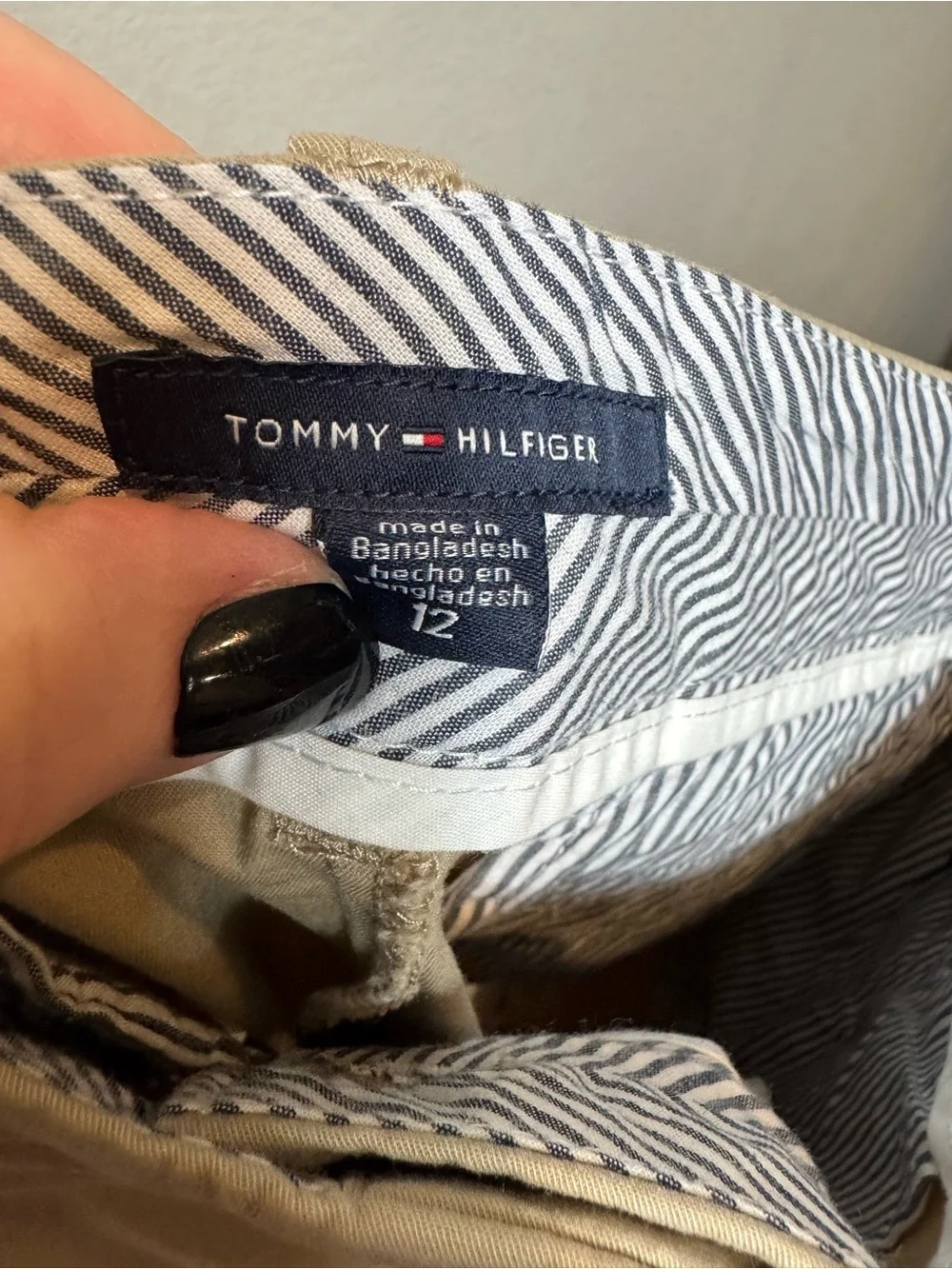 Tommy Hilfiger Women's Mid-Rise Tan Bermuda Shorts Cotton Stretch Casual Size 12